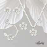 White Floral Jewelry Set