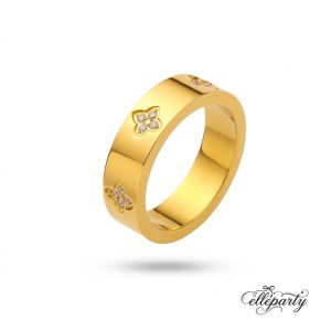 Minimalist Clover Band Ring