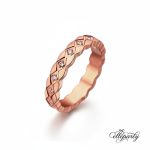 Elegant Quilted Pattern Scalloped Ring